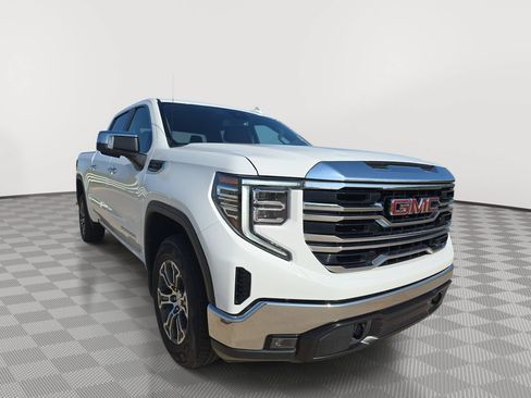 Used 2025 GMC Sierra 1500 SLT RWD image 1