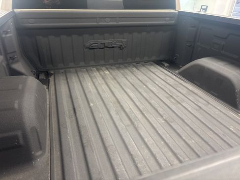 Used 2022 GMC Sierra 1500 AT4 w/ AT4 Premium Package image 6