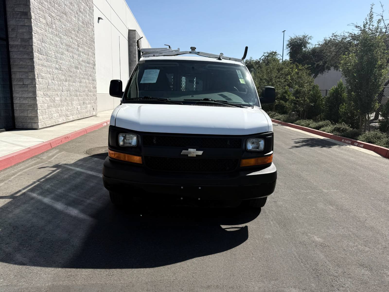 Used 2016 Chevrolet Express 2500 RWD image 2