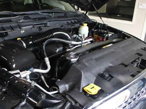 Used 2013 RAM 1500 Laramie image 33