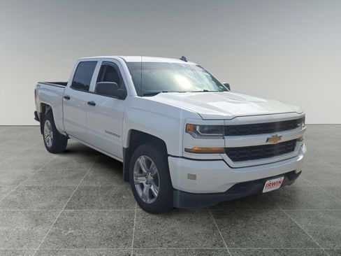 Used 2018 Chevrolet Silverado 1500 Custom w/ Custom Value Package AWD/4WD image 7