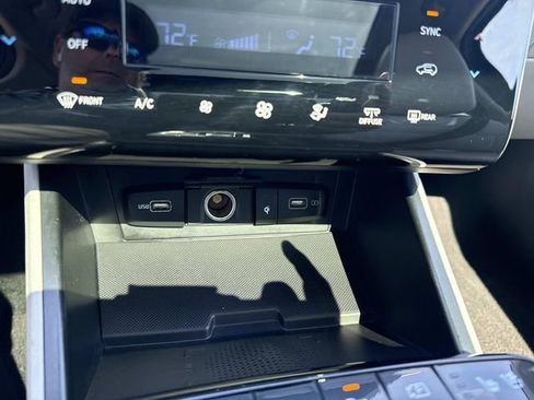 Used 2024 Hyundai Tucson Limited AWD/4WD image 26