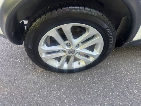 Used 2013 Nissan Juke SV FWD image 12