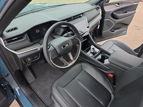 New 2026 Jeep Grand Cherokee Limited image 16