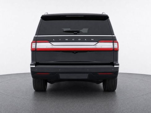 Used 2019 Lincoln Navigator L Reserve AWD/4WD image 4
