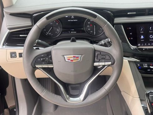 Used 2023 Cadillac XT6 Premium Luxury w/ Technology Package FWD image 23