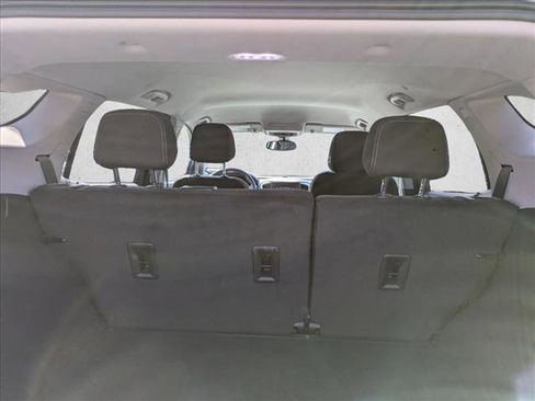 Used 2024 GMC Terrain SLE image 6