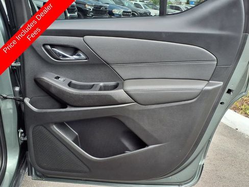 Used 2023 Chevrolet Traverse LT FWD image 13