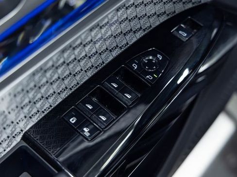 Certified 2023 BMW 760i xDrive w/ Executive Package image 12