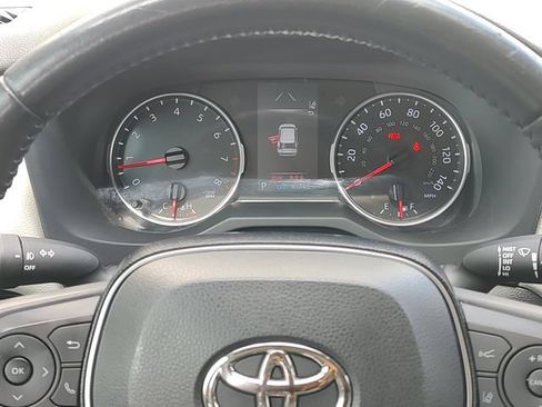 Used 2020 Toyota RAV4 XLE Premium FWD image 12
