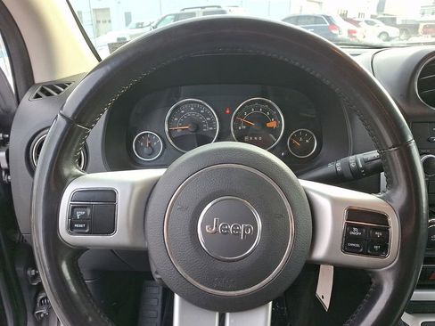 Used 2017 Jeep Compass Latitude image 17