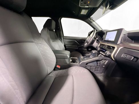 Used 2025 Toyota Tacoma SR5 RWD image 31