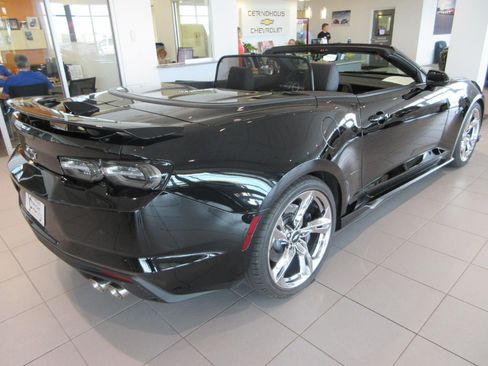 Certified 2021 Chevrolet Camaro SS RWD image 4