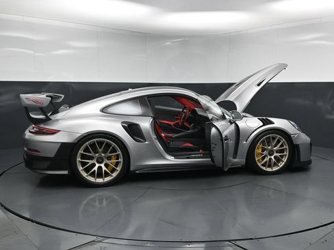 Used 2018 Porsche 911 GT2 RS RWD image 33