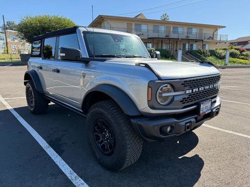 Used 2022 Ford Bronco Badlands w/ Sasquatch Package image 12