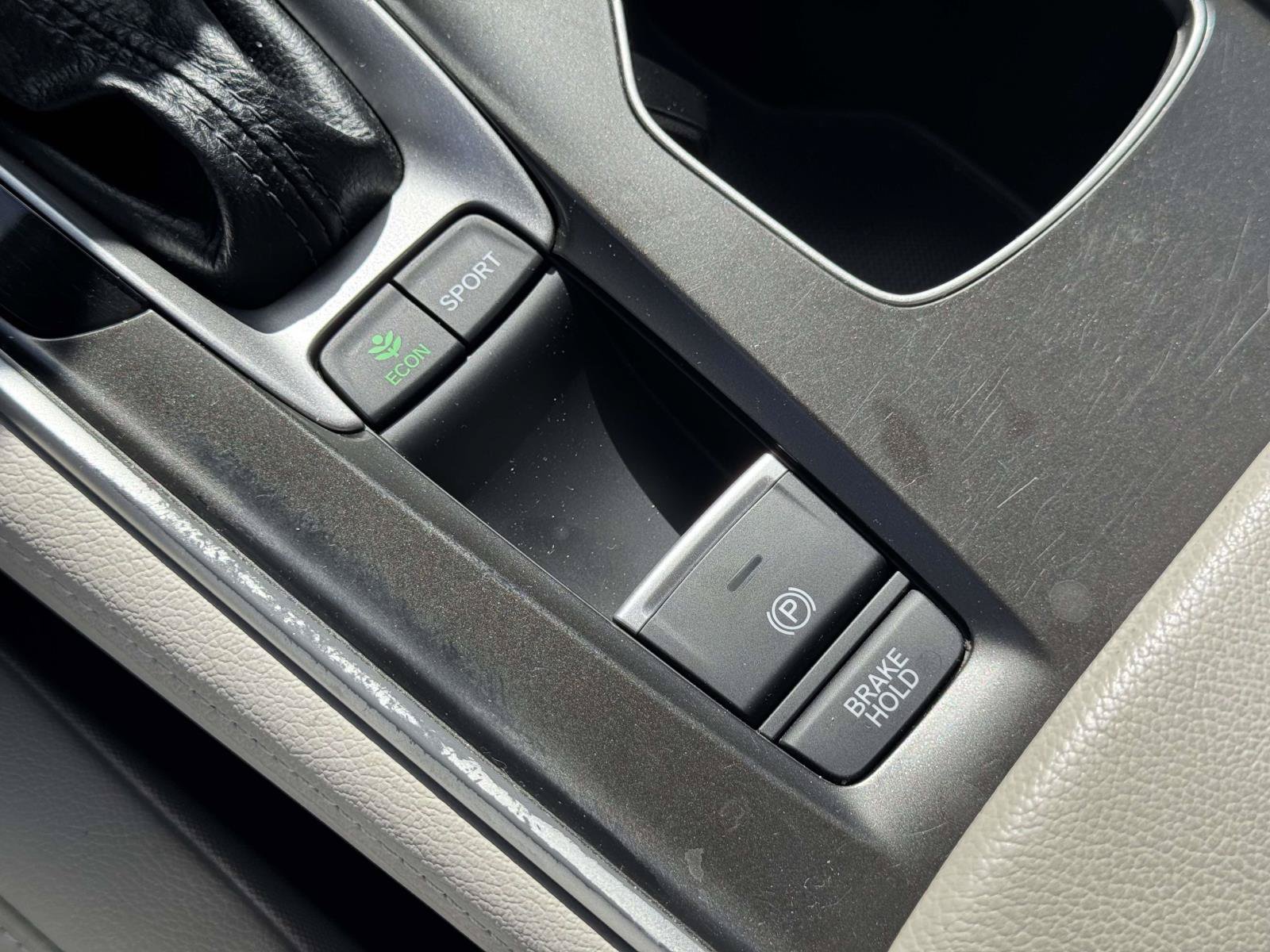 Used 2018 Honda Accord Touring image 28