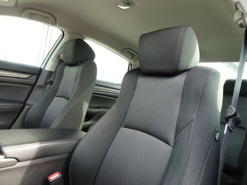 Used 2018 Honda Accord LX image 10