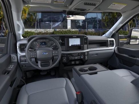 New 2025 Ford F550 4x4 Crew Cab image 9