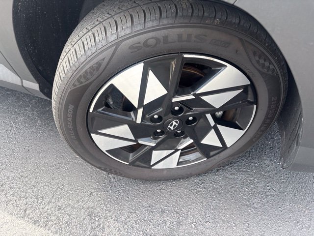 Used 2025 Hyundai Kona SEL FWD image 4