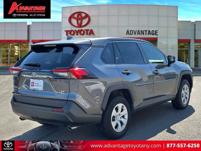 Certified 2022 Toyota RAV4 LE AWD/4WD image 7
