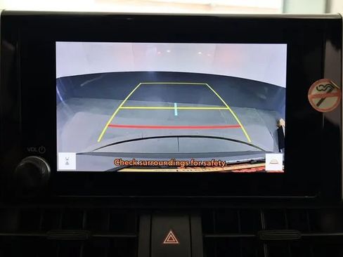 Used 2024 Toyota RAV4 XLE FWD image 33