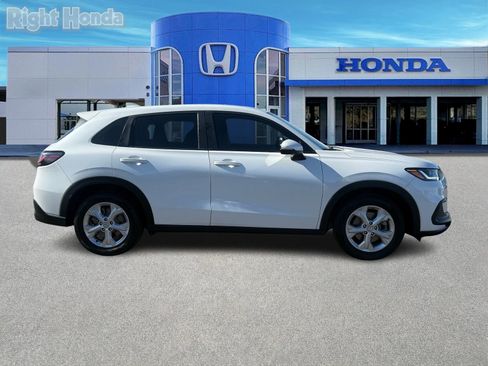 Used 2023 Honda HR-V LX image 9