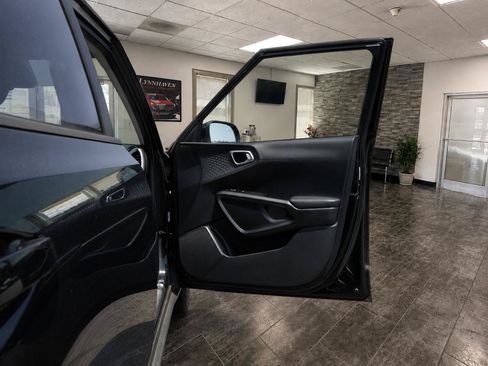 Used 2021 Kia Soul S FWD image 19