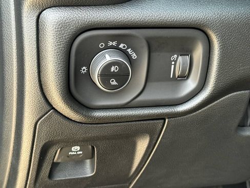 New 2026 RAM 1500 Express AWD/4WD image 22