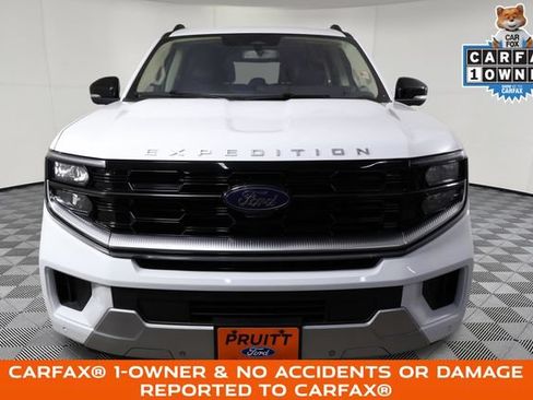 Used 2025 Ford Expedition Max Platinum AWD/4WD image 3