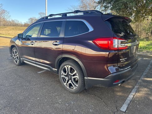 Used 2023 Subaru Ascent Touring image 5
