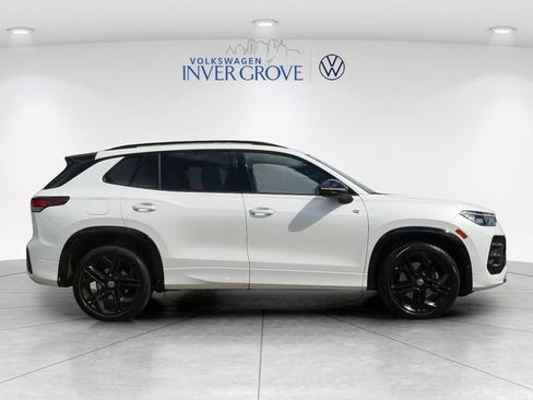 Certified 2026 Volkswagen Tiguan SE R-Line AWD/4WD image 8