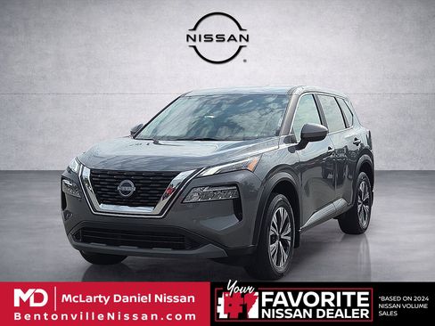 Used 2023 Nissan Rogue SV FWD image 2
