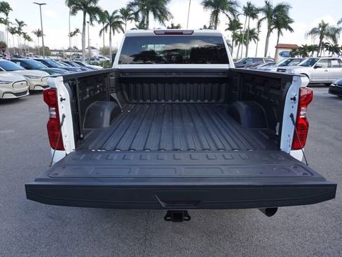 Used 2024 Chevrolet Silverado 2500 LT w/ Convenience Package image 9