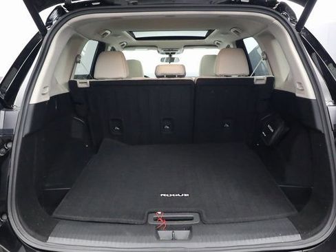 Used 2025 Nissan Rogue SV w/ SV Premium Package image 25