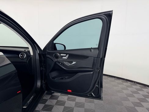 Used 2022 Mercedes-Benz GLC 300 image 29