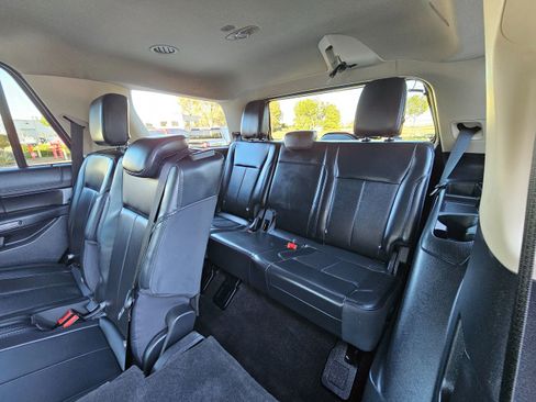 Used 2022 Ford Expedition XLT image 21
