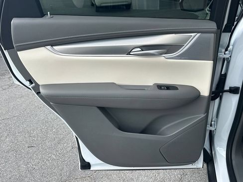 Certified 2025 Cadillac XT5 Premium Luxury w/ Technology Package FWD image 21