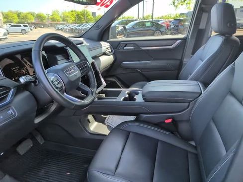 Certified 2025 GMC Acadia Elevation w/ Elevation Premium Package FWD image 20