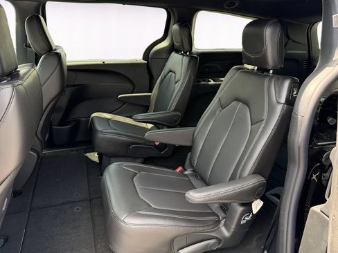 New 2027 Chrysler Pacifica Select w/ Family Tech Group FWD image 13