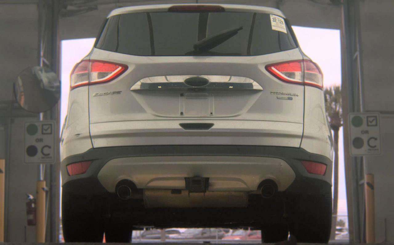 Used 2015 Ford Escape Titanium w/ Equipment Group 301A AWD/4WD image 7