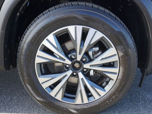 Used 2023 Nissan Rogue SV image 9