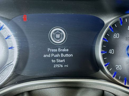 Used 2024 Chrysler Pacifica Touring-L image 19