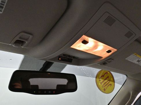 Used 2013 GMC Yukon XL SLT image 26