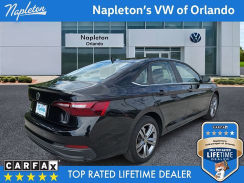 Used 2024 Volkswagen Jetta SE image 4