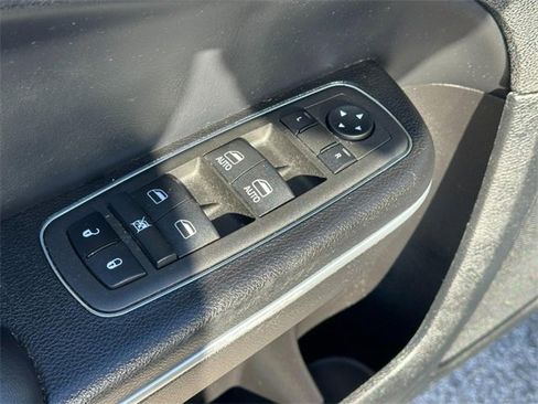 Used 2022 Chrysler 300 S w/ Comfort Group image 18