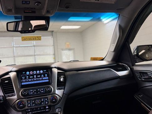Used 2019 Chevrolet Suburban Premier w/ Premier Plus Edition AWD/4WD image 23