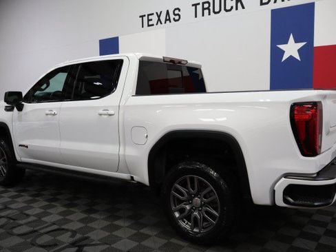 Used 2021 GMC Sierra 1500 AT4 w/ AT4 Premium Package AWD/4WD image 5
