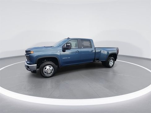 New 2026 Chevrolet Silverado 3500 LT image 4