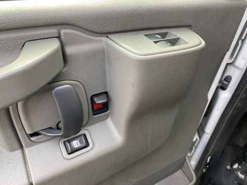 Used 2017 GMC Savana 2500 image 14