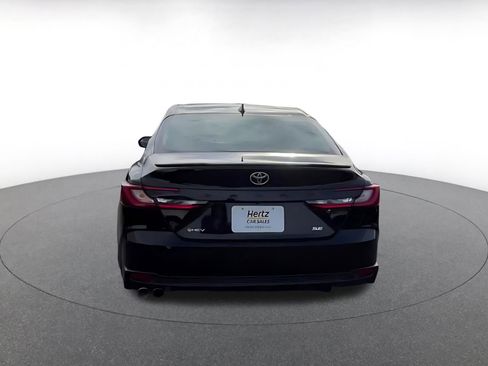 Used 2025 Toyota Camry SE image 12